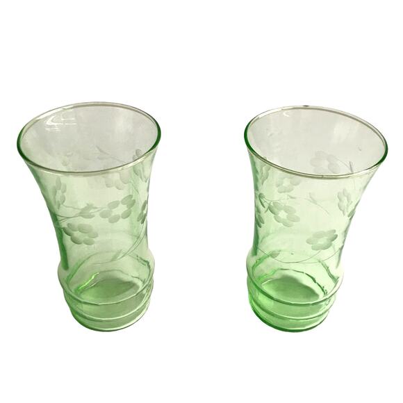 Vintage MCM Green Glass Water Glasses Floral Etched Glass 2 Piece Set Wedding - Picture 1 of 6